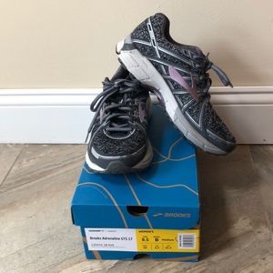 Brooks Adrenaline GTS 17 Womens sneakers